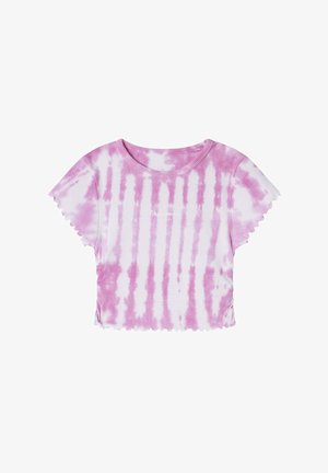 Korte mouwen, cropped T-shirt in het wit met roze tie-dye strepen. Ribbelstructuur met een scalloped zoom en geborduurd logo aan de voorkant.