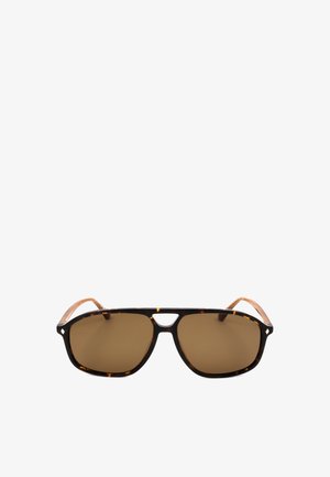 Occhiali da sole aviatore tartarugati con lenti marroni e aste sottili, su sfondo bianco.