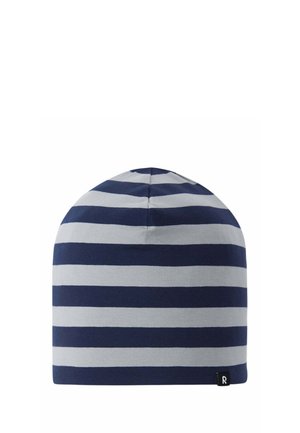 Berretto beanie con strisce orizzontali blu navy e grigio chiaro, con una piccola etichetta nera sul bordo inferiore.