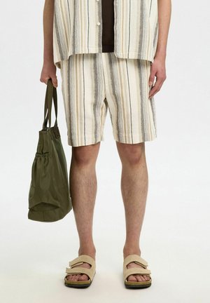 Selected SHORTS REGULAR FIT - Šortky - egret