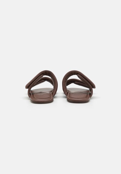 GIABORGHINI JULIANNE - Tagant lahtised kingad - brown