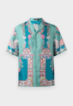 Chemise turquoise à manches courtes avec des imprimés marins multicolores complexes, texture soyeuse et fermeture à boutons.