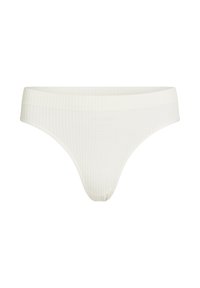 String blanc côtelé avec texture lisse, bandeau mince et tissu doux. Design minimaliste sans embellissements ni motifs visibles.