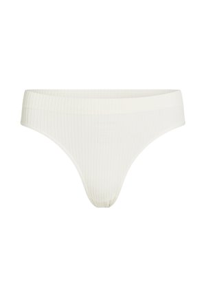 Witte geribbelde string met een gladde textuur, dunne tailleband en zachte stof. Minimalistisch ontwerp zonder zichtbare versieringen of patronen.