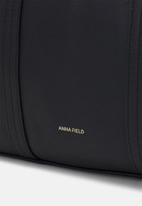 Thumbnail Image 6