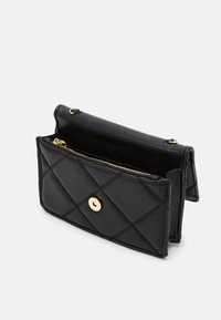 Steve Madden BENDUE - Cross body bag - black/gold