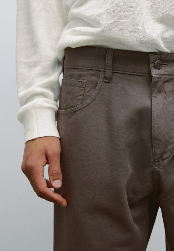 LIGHTWEIGHT RELAXED FIT - Relaxed fit jeans4