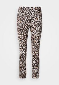 Pantalons à imprimé léopard dans un mélange de beige, marron et noir, avec un design ajusté et un ourlet évasé, présentant une fermeture à bouton à l'avant.
