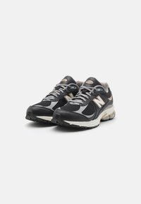 New Balance M2002 UNISEX - Sneakers laag - black