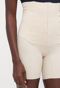 MAGIC Bodyfashion BODY CONTROL BERMUDA - Shapewear - latte