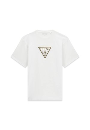 Weißes Baumwoll-T-Shirt mit kurzen Ärmeln, versehen mit einem gold- und schwarzfarbenen dreieckigen Logoaufdruck in der Mitte, auf dem "GUESS USA" steht.