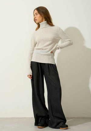FORNET - Stickad tröja - mottled pearl grey