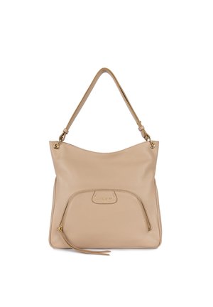 Borsa a mano in pelle beige con un design morbido, tasca frontale con zip, dettagli in oro e una singola tracolla. Texture morbida e forma semplice.