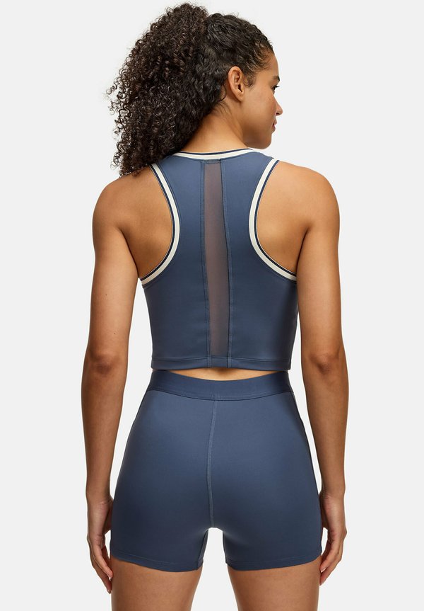 RUN 96 - Top - downpour gray2