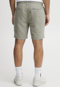 Solid SDAURELIUS LINEN MIX - Short - vetiver