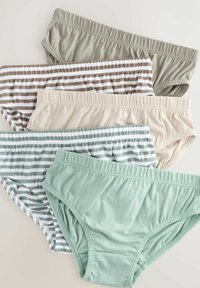 Set aus sechs Paar Baumwollslips in verschiedenen Farben: olivgrün, braun gestreift, beige, hellgrün, grau gestreift und creme. Dehnbare Taillenbündchen.