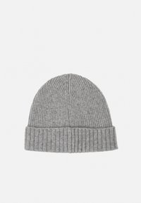 Grå strikket lue med ribbestruktur. Har en brettet kant og en rund topp, som gir en tettsittende passform. Enkel og allsidig design.