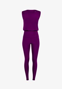 Vald, dark plum