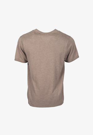 Krátký béžový pletený svetr s kulatým výstřihem, zobrazený zezadu na bílém pozadí.