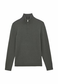 Tumši pelēks, garām piedurknēm vilna, ar augstu apkakli un puscietu aizdari, izgatavots no mīkstas adītas auduma. Nav redzamu rakstu vai akcentu.