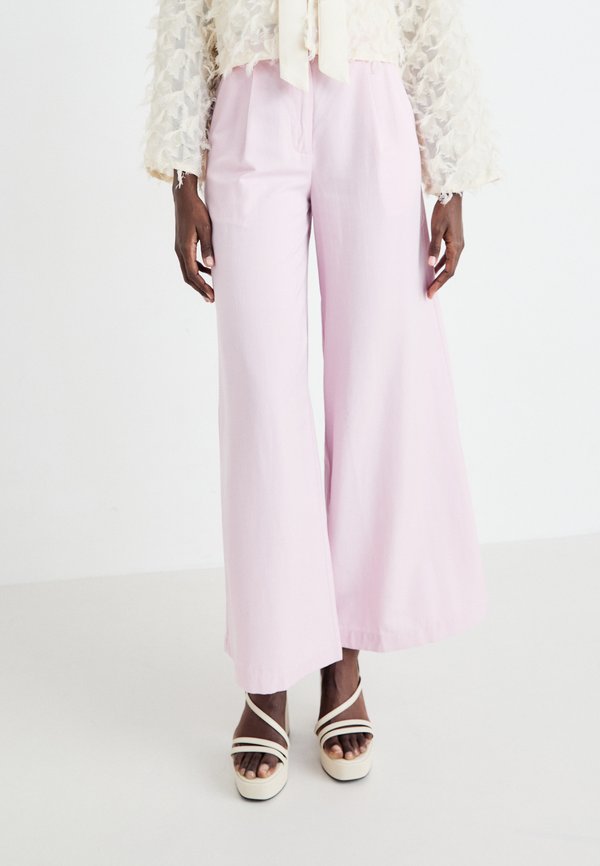 VIGRY WIDE FIT - Trousers - winsome orchid