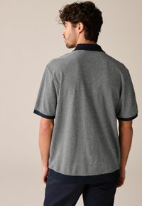 Next CUBAN COLLAR TEXTURED SHORT SLEEVE - REGULAR FIT - Polokošeľa - navy