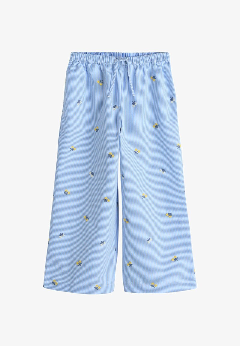 Světle modré kalhoty širokých nohavic s tenkými bílými pruhy a malou žlutou a námořnicky modrou květinovou výšivkou, s elastickým pasem a stahovací šňůrkou.