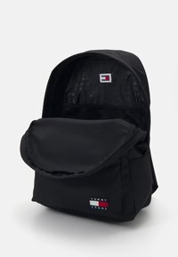 Tommy Jeans Dnevni ruksak - black