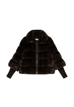 Veste en fausse fourrure marron avec fermeture éclair sur le devant, un col et des poignets en tricot côtelé. Présente un design matelassé et une surface texturée et pelucheuse.