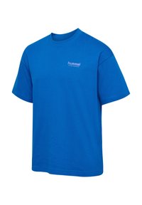 Blå bomullströja med korta ärmar, rundad hals och en liten vit "hummel sportswear"-logotyp framtill. Slät textur.