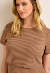 Next MATERNITY NURSING SHORT SLEEVE DRESS - Strikkjoler - neutral