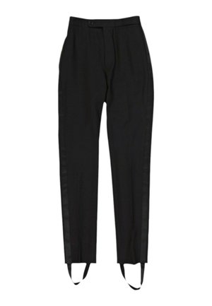 Pantalon noir habillé avec fermeture à bouton, bandes latérales et brides d’étrier aux chevilles sur fond blanc.