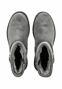 Botas de ante gris a la altura del tobillo con forro de piel sintética y suela de goma negra. Cuenta con una cremallera lateral para un acceso fácil.