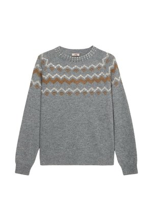 Suéter gris con cuello redondo, mangas largas y un diseño estampado con líneas en zigzag en tonos marrón, blanco y acentos de pequeños brillantes.