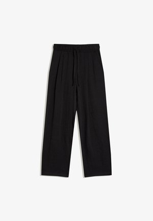 Fekete, bő szabású nadrág elasztikus derékpánttal és húzózsinórral, oldalzsebekkel és egyenes szárakkal, fehér háttéren.