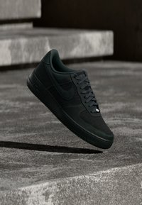 Neselectat, anthracite/off noir