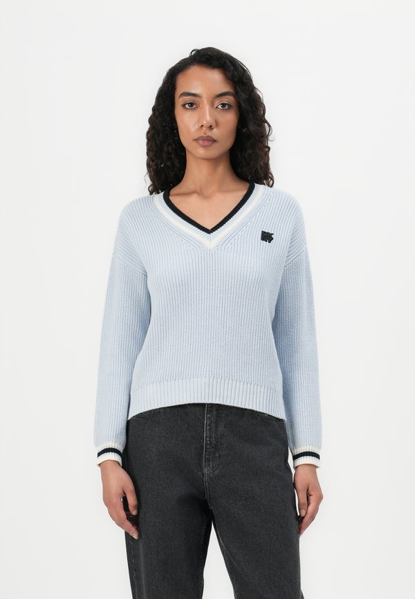 SHAKER STITCH V NECK PULLOVER - Jumper