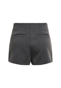 Grijze op maat gemaakte shorts van een gladde stof, met twee achterzakken en een strakke snit. Korte binnenbeenlengte met een rechte zoom.