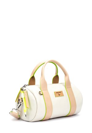 Sac à main en cuir blanc avec des accents beige, des bords vert fluo et des poignées supérieures. Équipé d'un fermoir en métal et d'une étiquette de logo de la marque.