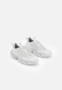EDGE FLEX - Chaussures de golf (sans pointes) - white