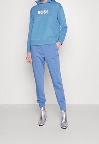 BOSS Mikina s kapucí - dark blue