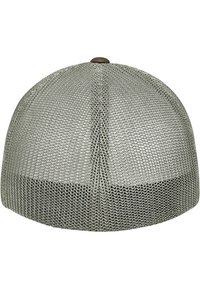 Grå mesh cap med en rund form, med en teksturert overflate og en liten brun knappdetalj på toppen. Pustende design for komfort.
