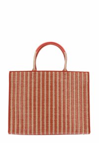 Czerwona i naturalna torebka pleciona w kształcie prostokąta, z solidnymi rączkami u góry oraz teksturowaną powierzchnią z naprzemiennymi pionowymi paskami.