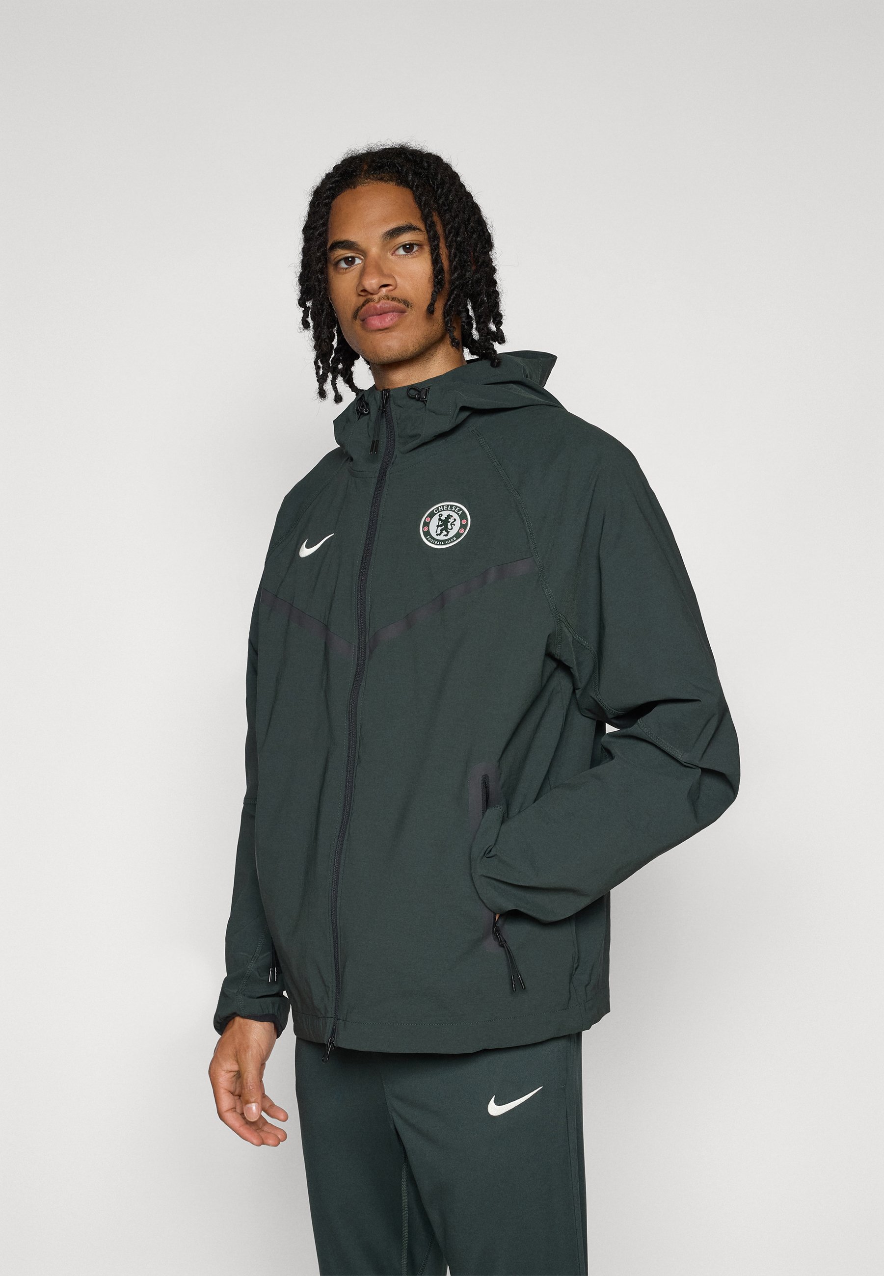Nike Performance CHELSEA FC TECH WINDRUNNER - Club wear - outdoor