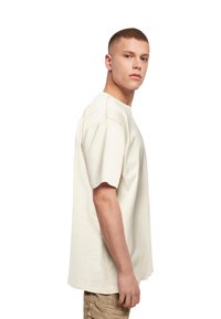 Merchcode HEARTBREAK HEAVY  - T-shirts print - sand