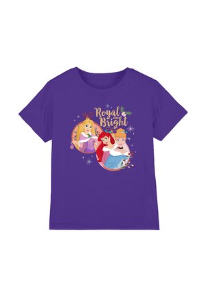 Lila kurzärmliges T-Shirt mit drei animierten Prinzessinnen in kreisförmigen Designs und dem Text "Royal und Helligkeit" in verspielter Schrift.