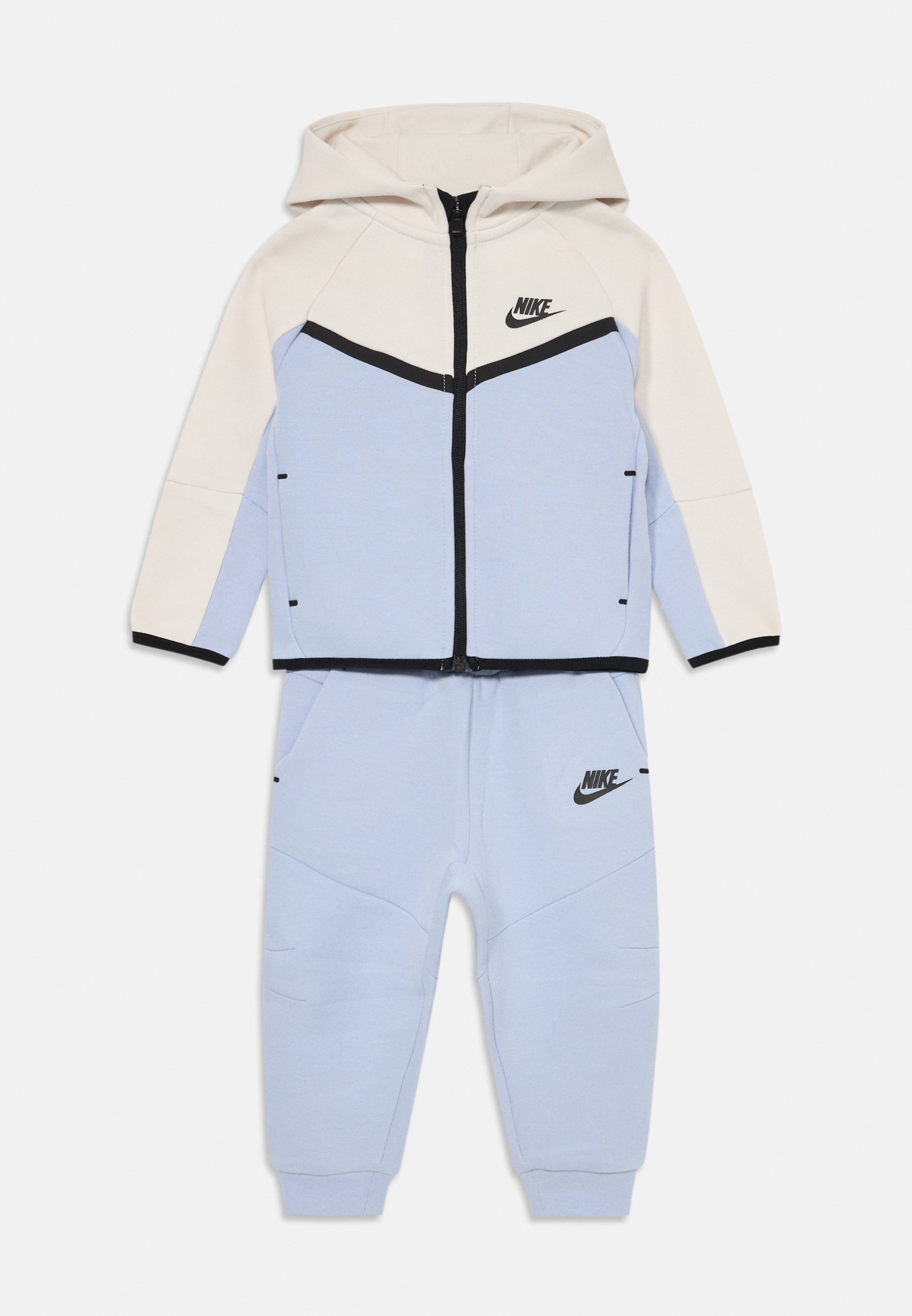 nike tracksuit tech