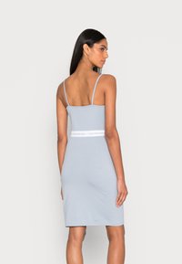 Calvin Klein Jeans LOGO TAPE STRAPPY DRESS - Vestido de malha - silver sky