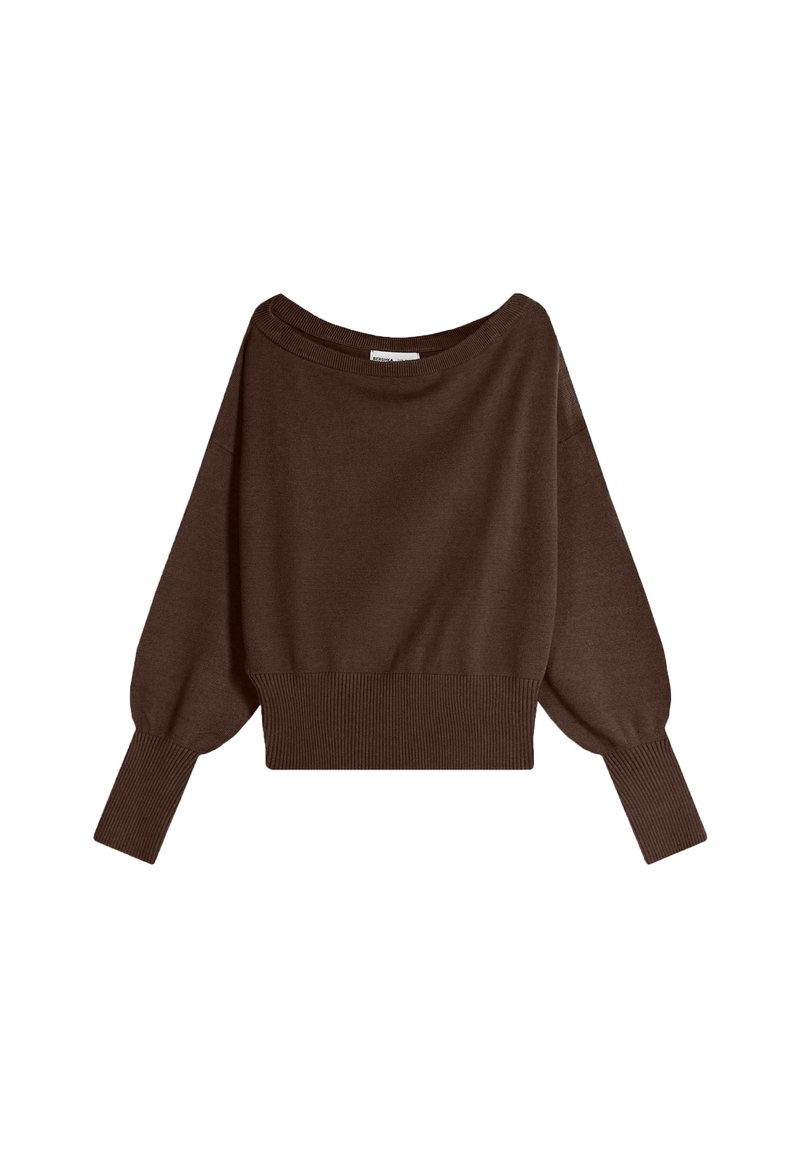 Hnědý pulovr z měkké pletené látky. Má široký výstřih padnoucí přes ramena, balónové rukávy a žebrovaný lem.