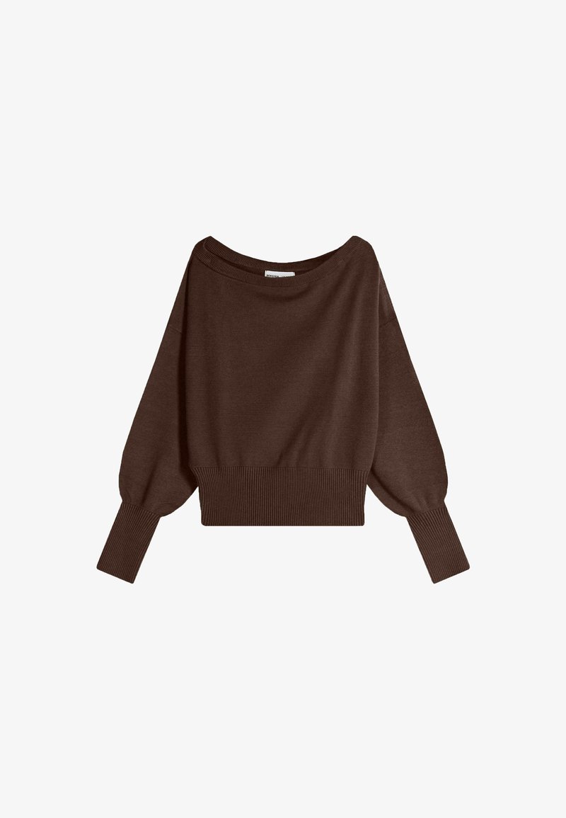 Hnědý pulovr z měkké pletené látky. Má široký výstřih padnoucí přes ramena, balónové rukávy a žebrovaný lem.